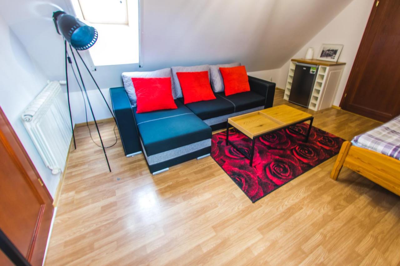 Gosciniec Pod Lipa Apartment Mikolajki  Exterior photo